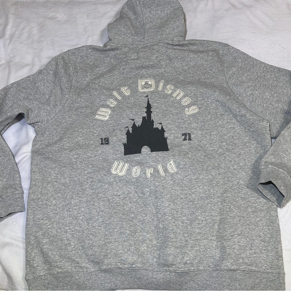 Walt Disney World Hoodie Adult Castle Embroidered Pullover XL